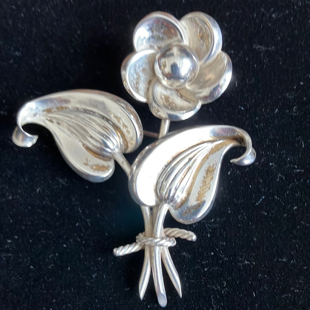 Delightful VINTAGE Mexico Silver "Marcel Boucher" Flower and Leaf Brooch 1940's